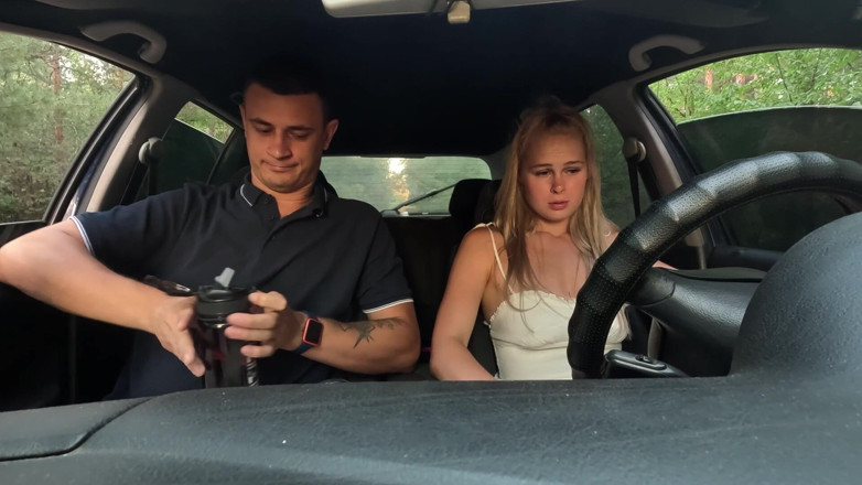 HotPrincessUA: Cigüeñando y acabando dentro: hermanastra comienza el auto con mi...