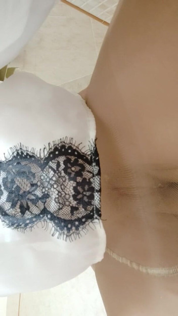 savannahamatoriale: Kentut dan kencing lebih mengujakan dengan cara ini