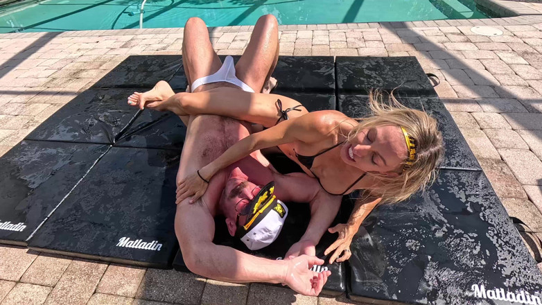 Lora Cross: Smíšený wrestling - Lora Cross Vs Kenny Kumshot šampion