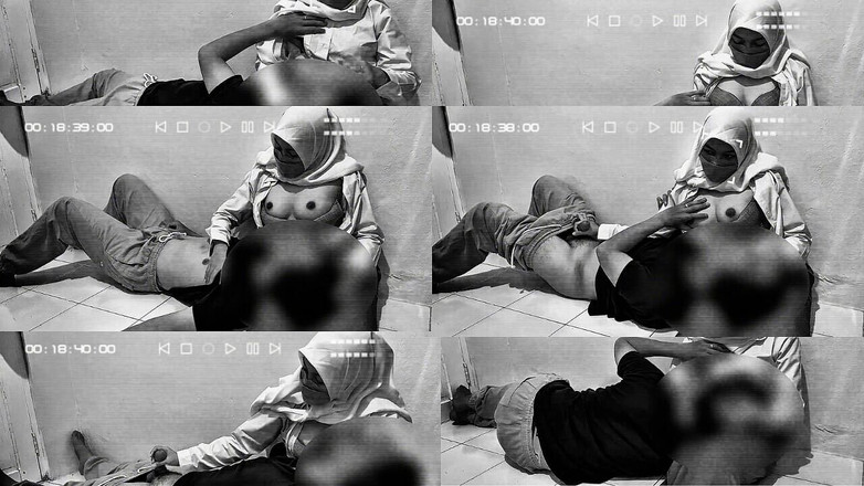 Hamster_Ball: Чорт! Знято на відео, малайська старшокласниця отримує дрочку руками в класі