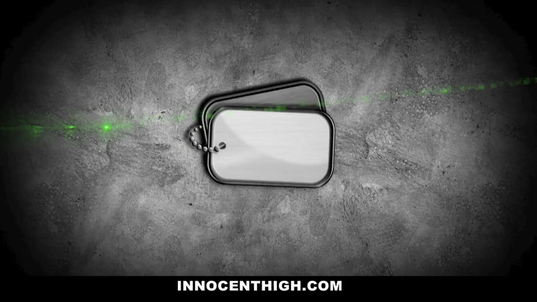 Team Skeet: Zlomyslná studentka Dillion Harper tvrdě vrazila učitele