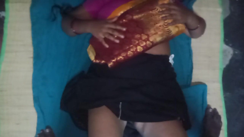 Priyanka314: Thelgu, bhabhi, femme au foyer indienne, se fait baiser dans...