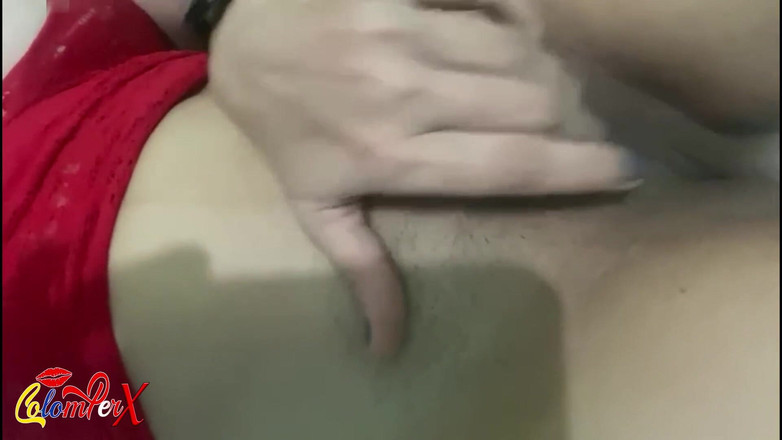 ColomPerx: Latina i röda underkläder retar hennes fitta och fingrar själv -...