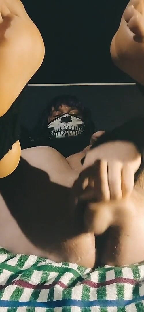 Raven LeSynn: 애널 파괴와 까마귀 렛랩으로 사정