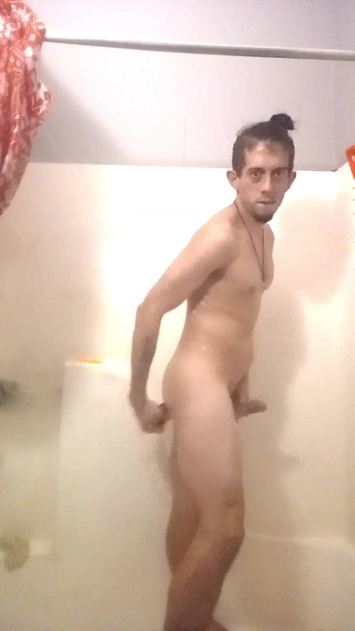 Magnumxlcody: Bisexuální muž používá robertek a myslí si, že potřebuje větší.