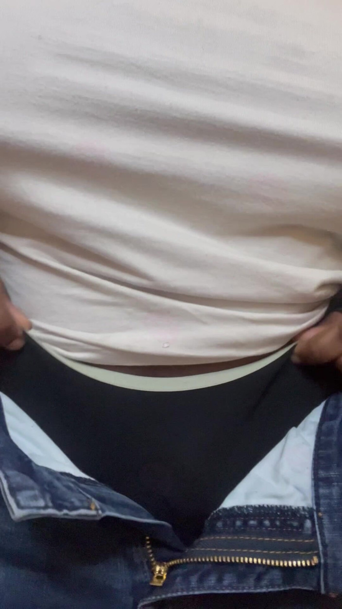 Anye Meshell: Putting Ice in My Pussy for the First Time!