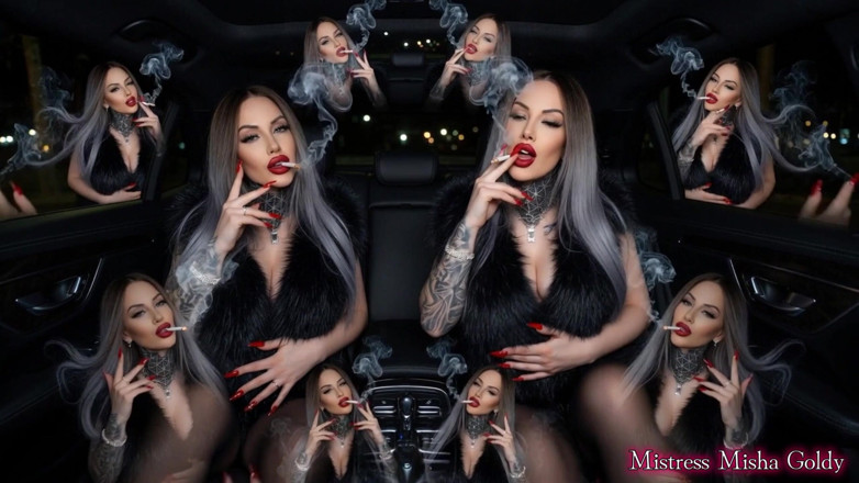 Goddess Misha Goldy: Deberías estar en mi asiento trasero