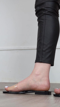 (697) Schuhsammlung: Clear Pvc Flachfolien - Dame Olga (4k)