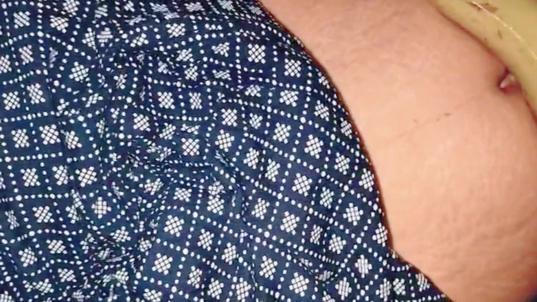 Boyfriend: Горячая бхабхи трахается с другом мужа! Секс на подарок на рождество