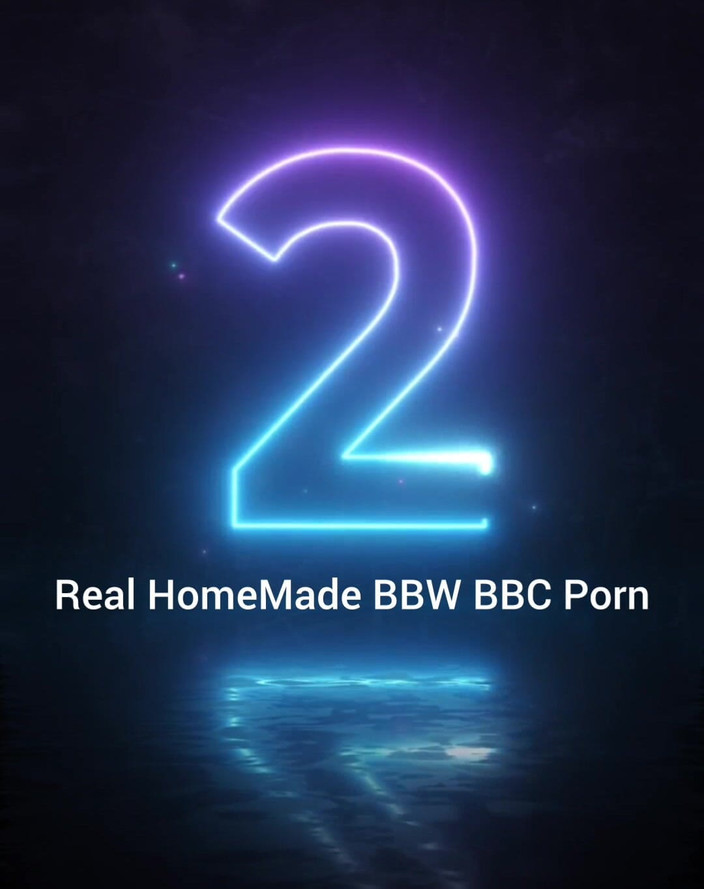 Super sexy ebony cuties: Amalan blowjob menghisap dildo yang dipasang