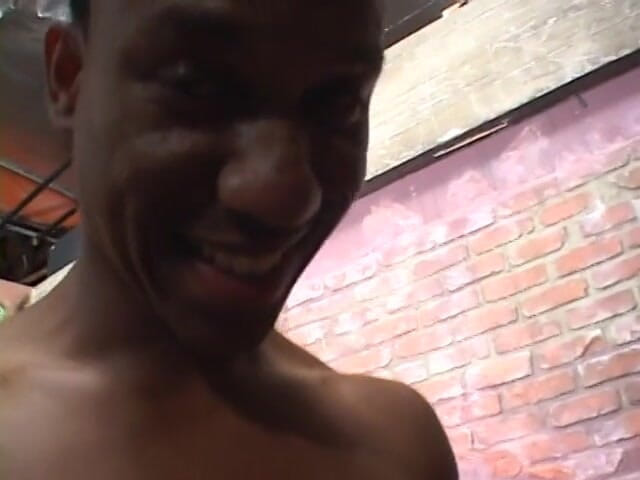 First Black Sexperience: BJ video v zákulisí s pornohvězdami a černými ptáky