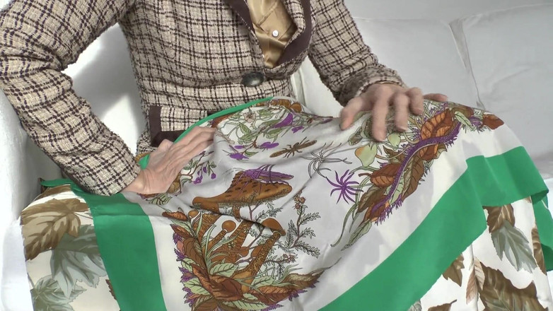 Lady Victoria Valente: Cumshot Pada Syal Sutra Saya, Lady Victoria Valente