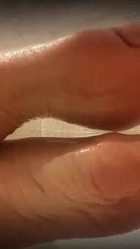 Regardez-moi me raser les jambes dans la baignoire - édition MILF