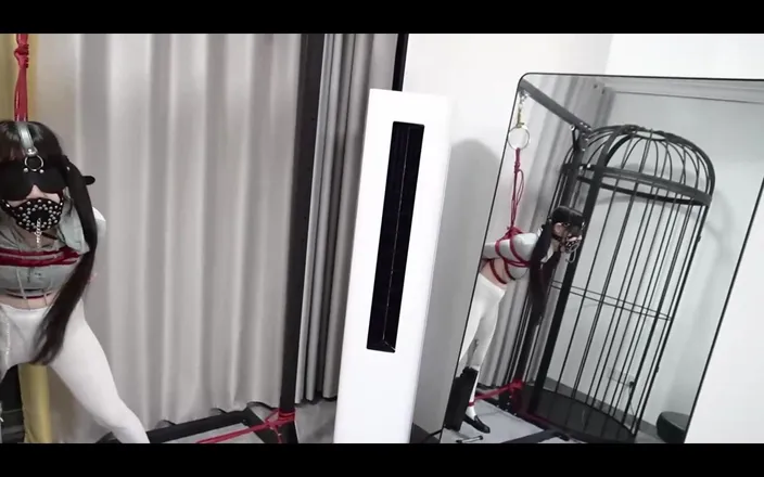 OrangeXXOO: Shared Rental Miss Likes to Train #4
