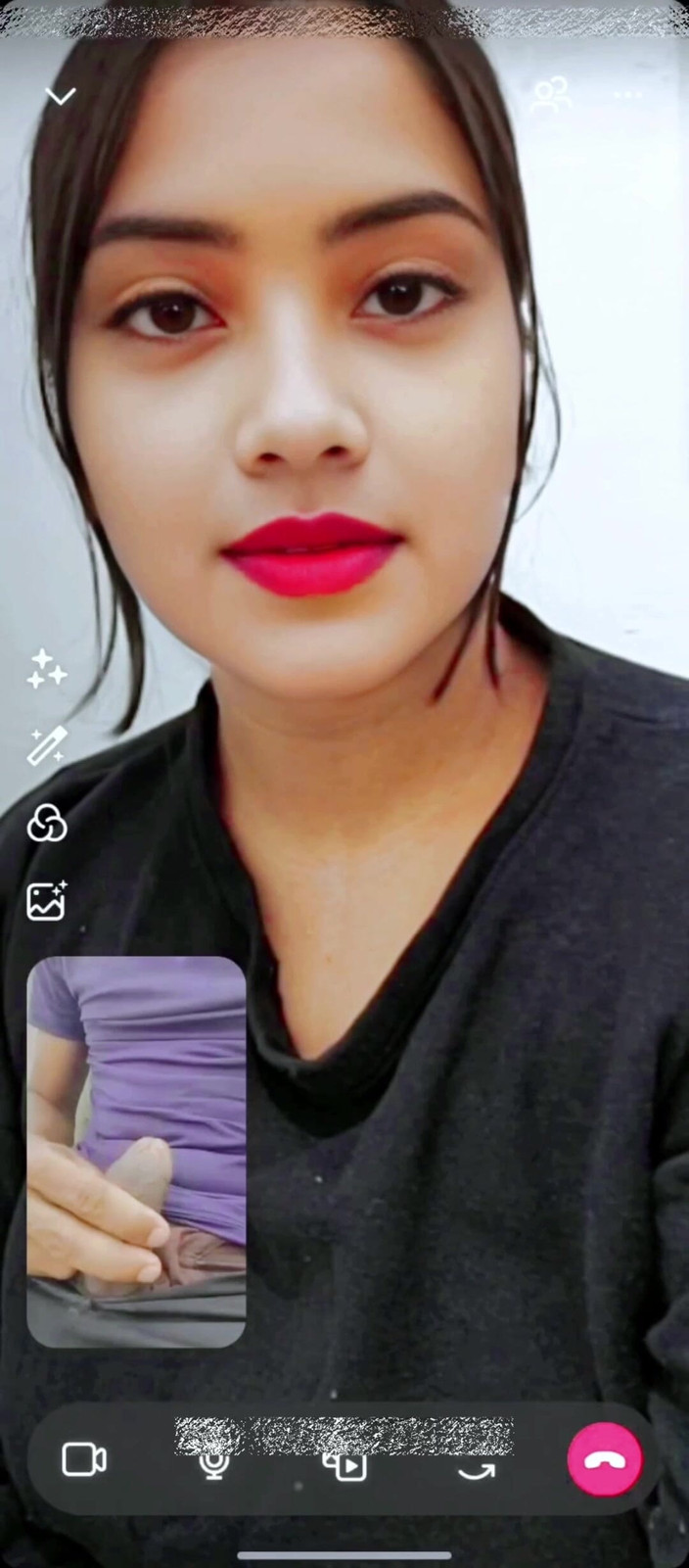 Your_aisha: 漂亮的女学生在whatsuup视频通话中为她的老师展示胸部，热门的Whatssup视频通话性爱聊天xxx视频