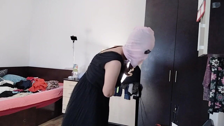 Amateur_MS: Amatérská manželka si ráda zkouší oblečení a stříhá je
