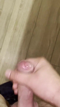 Cock Cums zblízka
