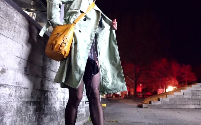 Loreley add: Travestit în corp cu Penisleeve- haraznic