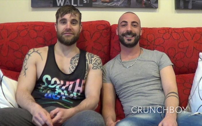 BERLIN BAREBACK CLUB: 2172 第一次性爱体验，e 2 个斯特拉格男孩