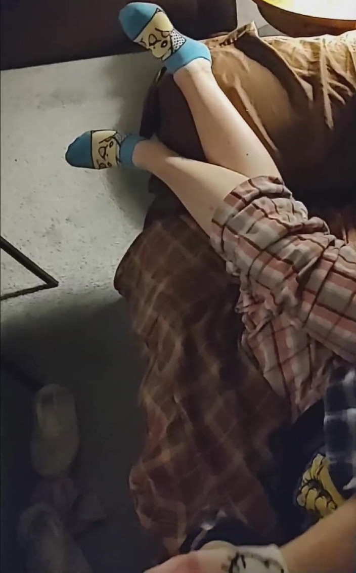 SocksAddict69: Sexy kleine Pikachu enkel sokbeurt sokbeurt sokbeurt &amp; hello kitty sokken...