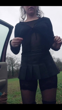 Showing Pussy to Taxi Driver