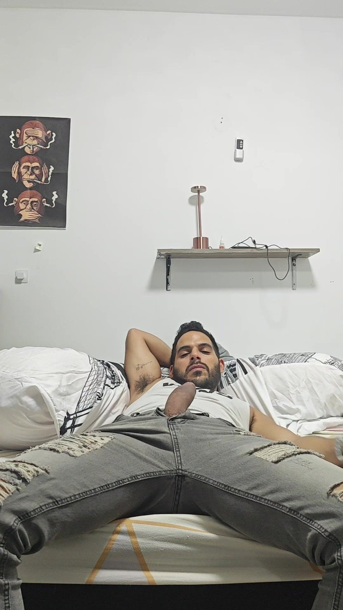 Grayalpha: Antes de la noche libre, necesito poner mi puta polla...