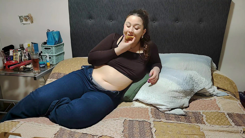 Nicole Passat: Pesta pizza besar Nicole: muncrat banyak banget