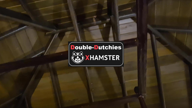 Double-Dutchies: Bú và xuất tinh trong buổi tối kỳ nghỉ mưa