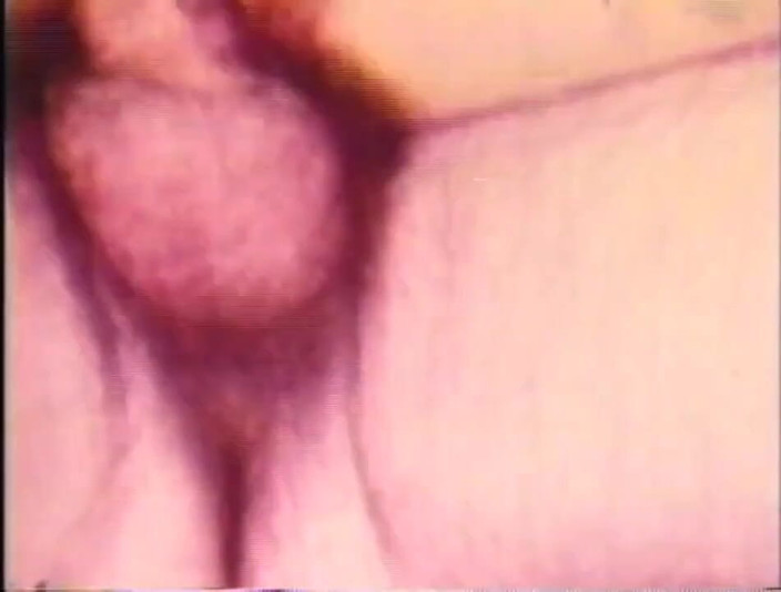 Vintage Usa: O curvă brunetă retro cu țâțe mari are parte de o...