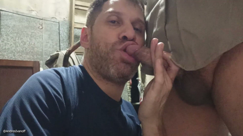 Porteros Hot: Two Doormen Fuck to Andres