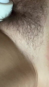 Amateur haariger Anal spritzt Orgasmus mit Dirty Talk von meiner Frau.