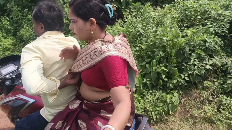 Sona bhabhi: Indian Desi Bihari Village Wife Hard Touch Big Boobs