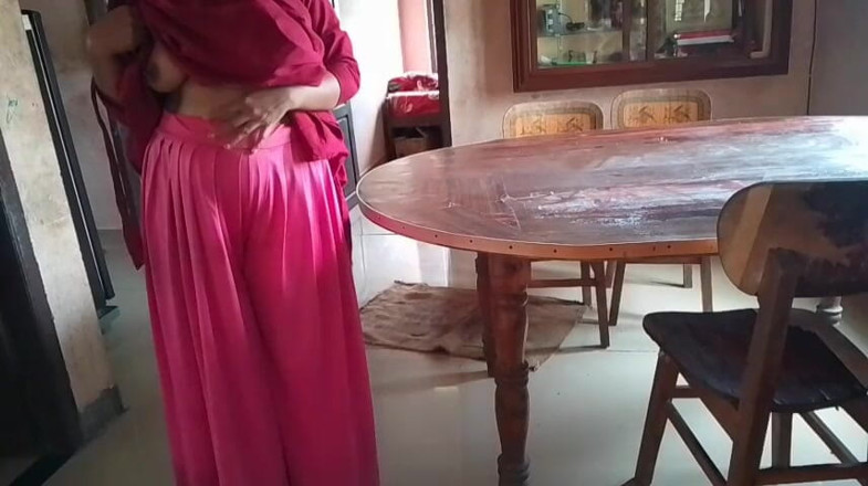 LEGSCOUPLE12: He Slams His Wife on the Dining Table and Fucks...