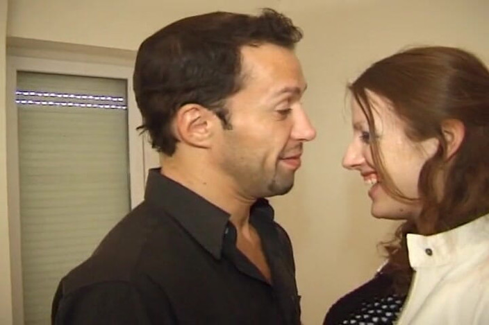 Videos Francaises: Gagică franceză zveltă bea spermă după un sex în trei anal...