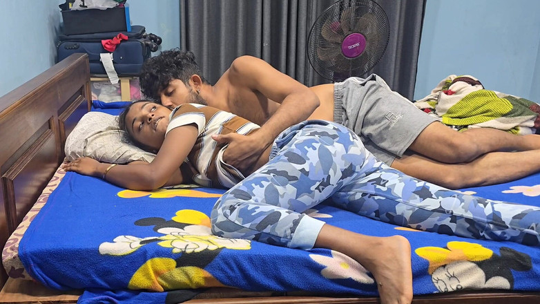 Shashi X: Mi-am prins sora vitregă uitându-se la porno și am futut-o
