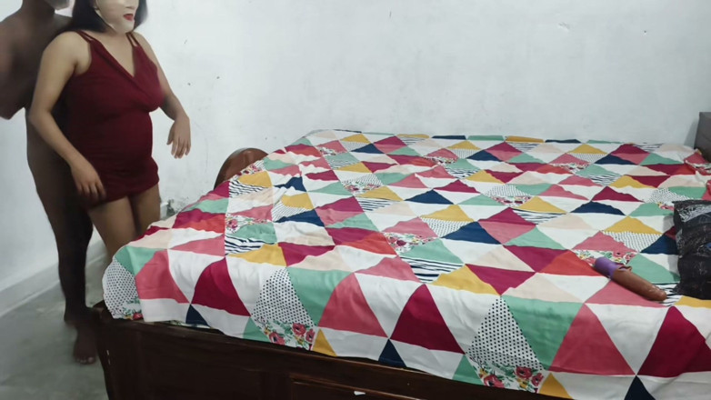 Lovely95: Sezóna 329. Mladá Bhabhi se koupe v koupelně s velkými prsy