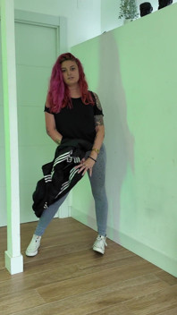 4K striptease casual roupa saltando peitos provocando você