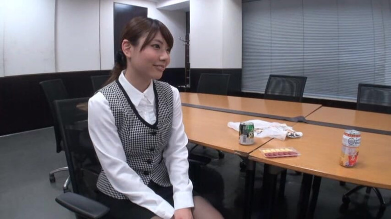 CherryBONBON: Um homem de meia-idade e uma senhora do escritório