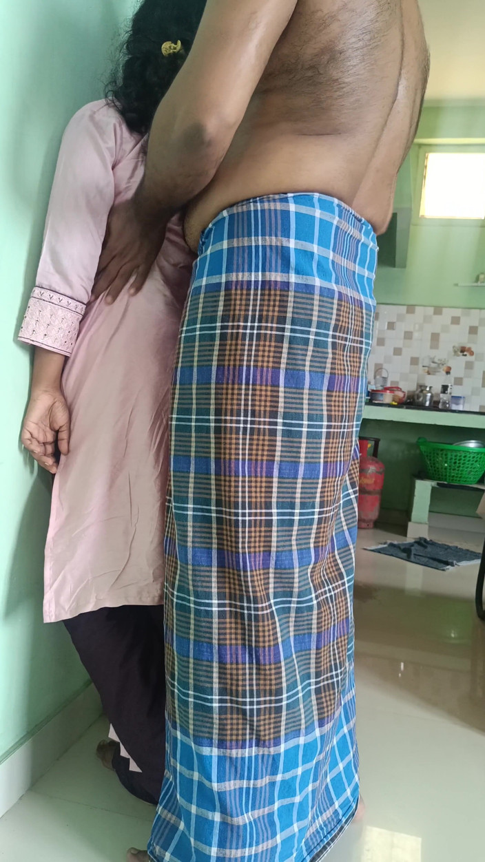 Laxi ammu: Préliminaires coquins