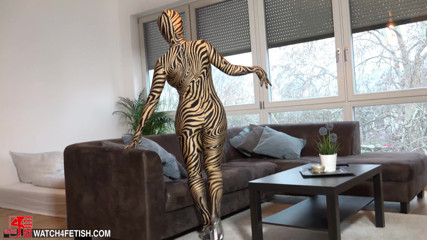 ZentaiDolls: Petang TV di zentai