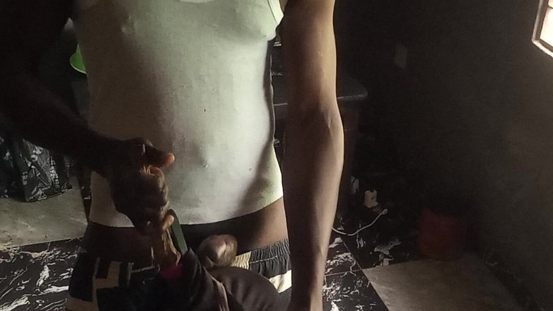 Moviesporn1: Bu erkek kardeş davetsiz kadını sertçe döl içinde sikiyor