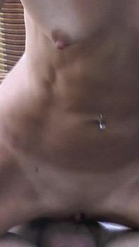 La ragazza brasiliana Francys Belle viene scopata in un autobus