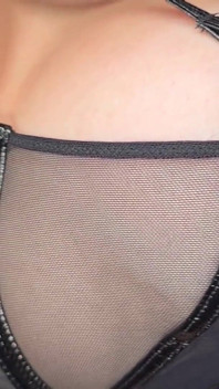 Ist es wirklich dein erstes mal: POV anal-plugging und strap-on-fick von deiner freundin