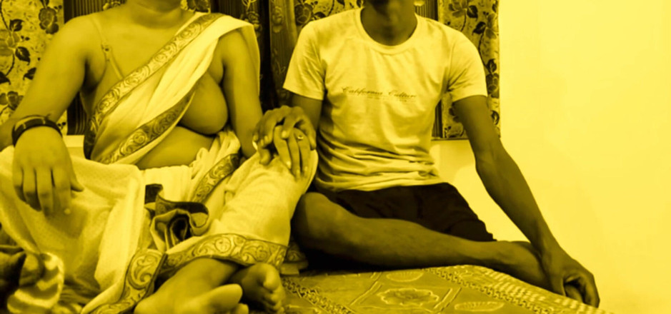 Teensex: Desi à forte poitrine, une belle partage porter une bhabhi à gros...
