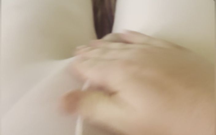 Lauren Ashland: Külotlu çoraplı trans kız vibratörden boşalıyor