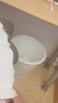 Manželka je nadržená v práci, baví se v kanceláři