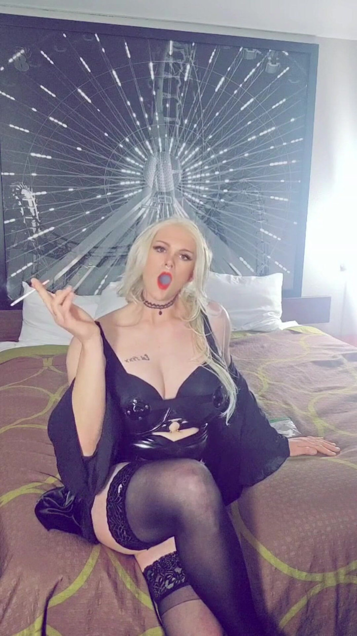 Darkfetish2k: Hai video nóng bỏng mạnh bạo tôn sùng bbc