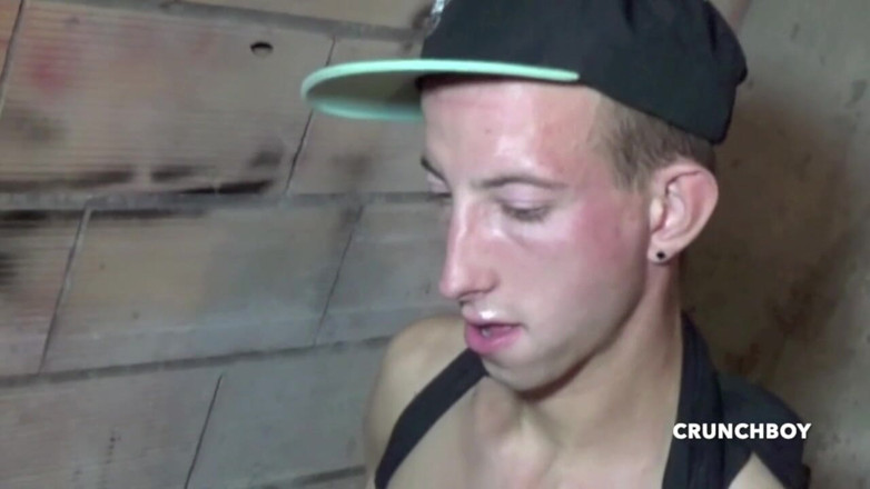 French Twinks Amator videos: Francouzská dvojčata ošukaná xxl ptákem Justina