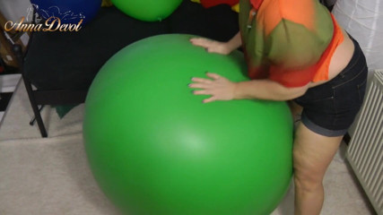 Anna Devot: Annadevot - A mega balloon