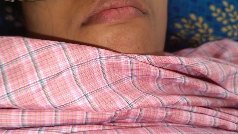 Ilakkiya: 핫한 여대녀